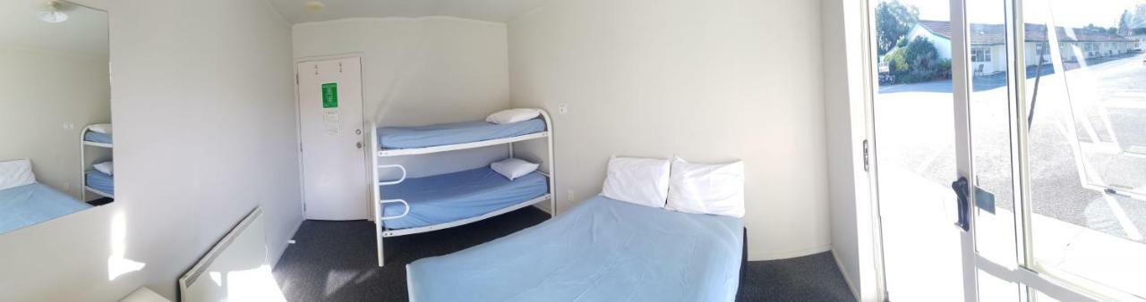 Blenheim Bridges Holiday Park 外观 照片